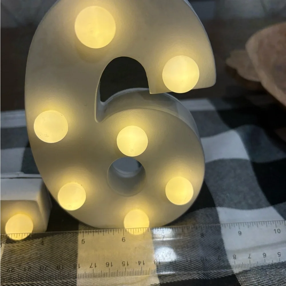 Source Unknown LED Number 16 Light - White and Yellow